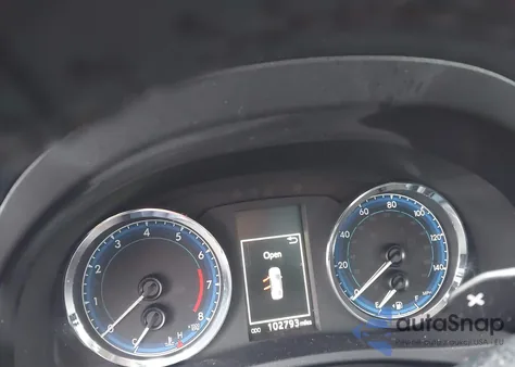 2017 Toyota Corolla Se z USA, uszkodzony, nr VIN 2T1BURHE2HC757419